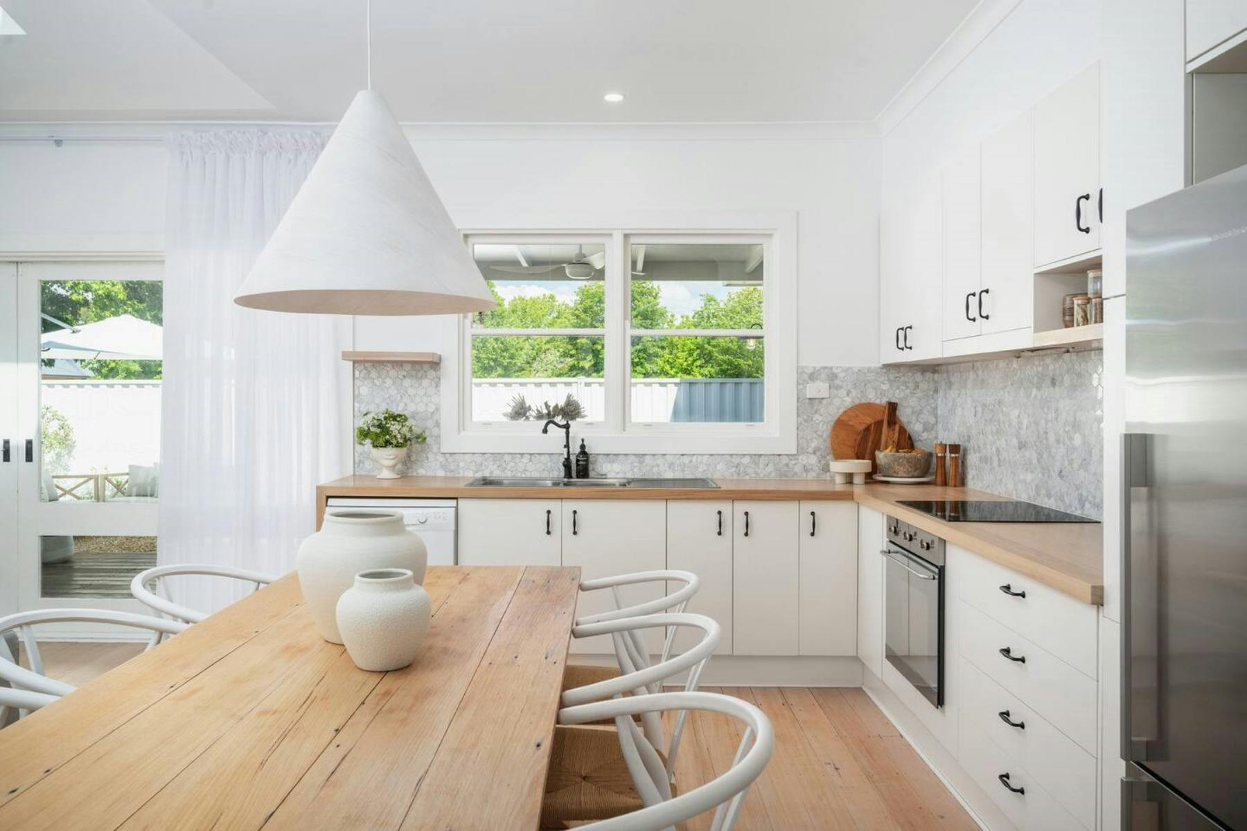 The Tradesmans Cottage one - Kitchen // Dining