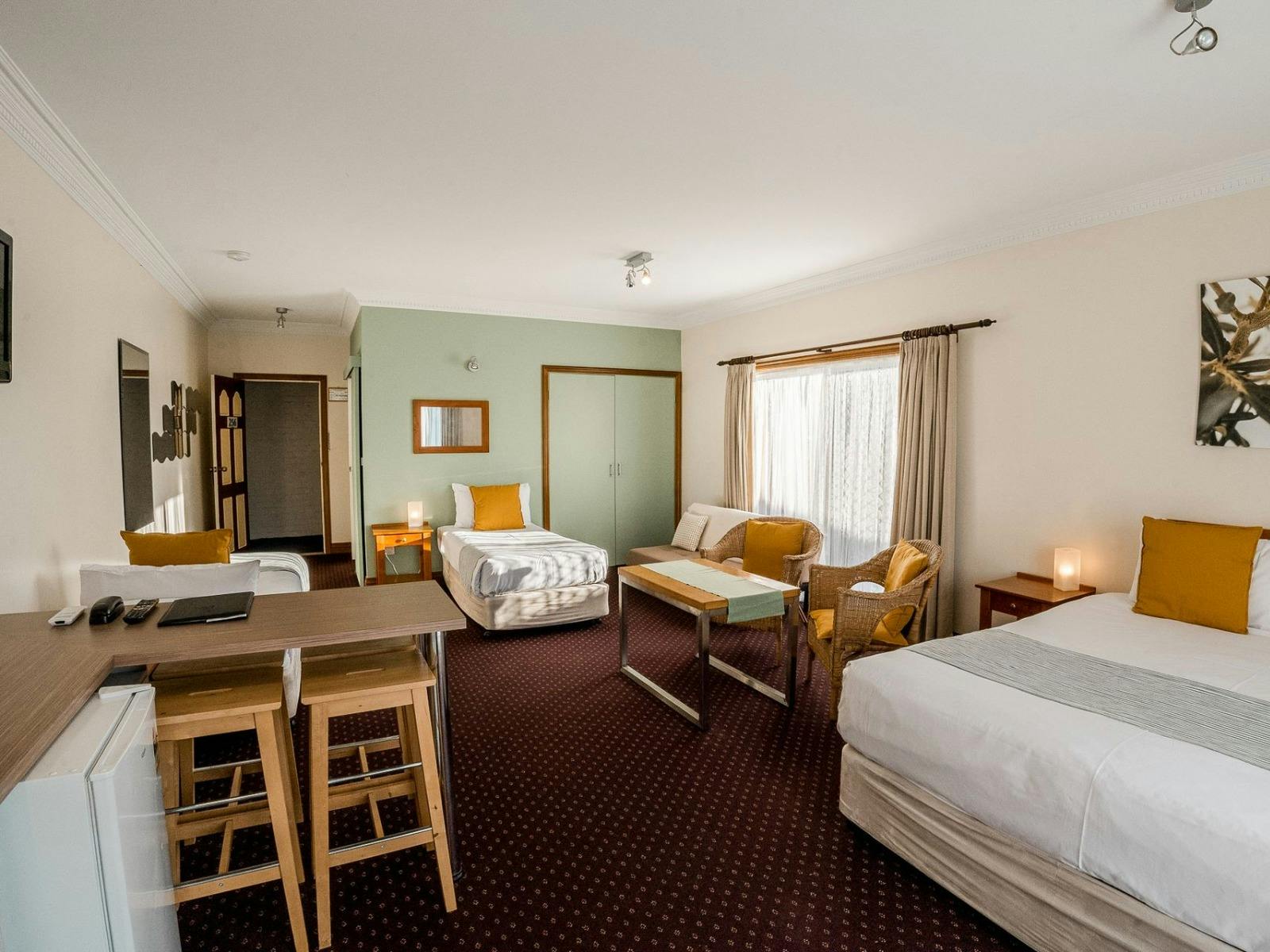 Medium Family Spa Bedroom