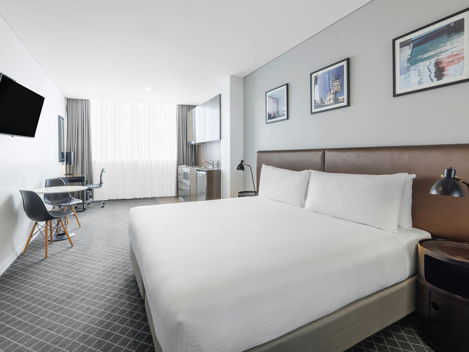 1 King Premium Studio Suite