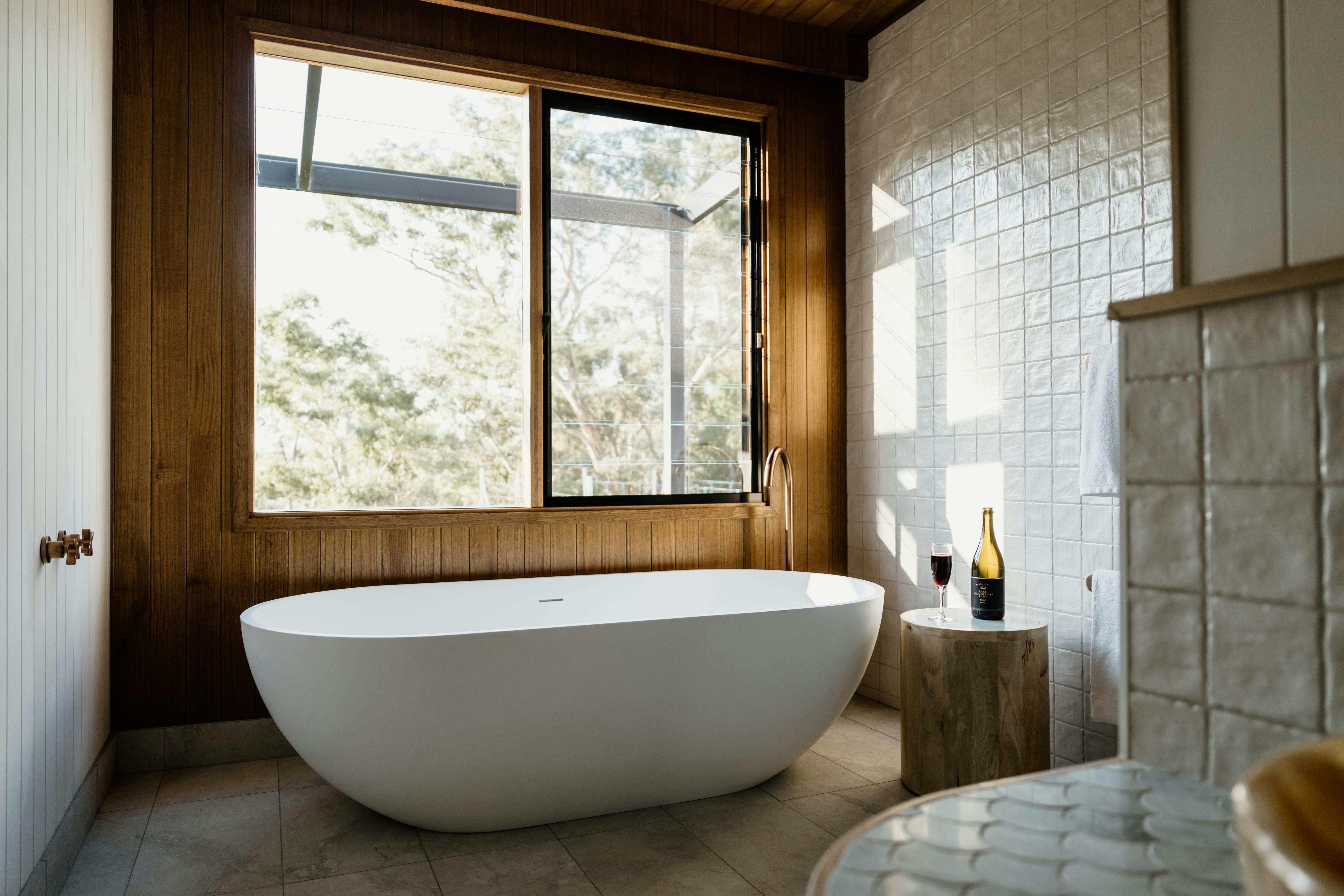 Bath overlooking the lake