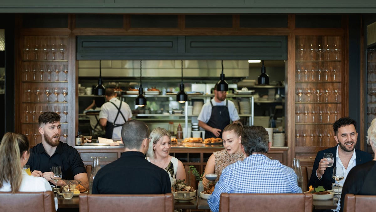 Homage group dining
