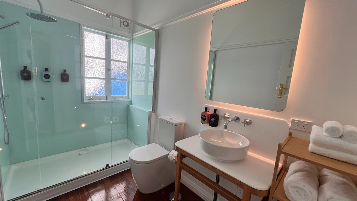 Bathroom 6313