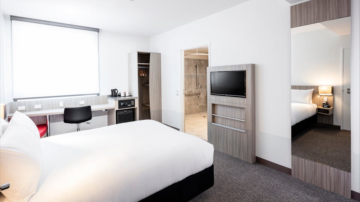 Ibis Mackay