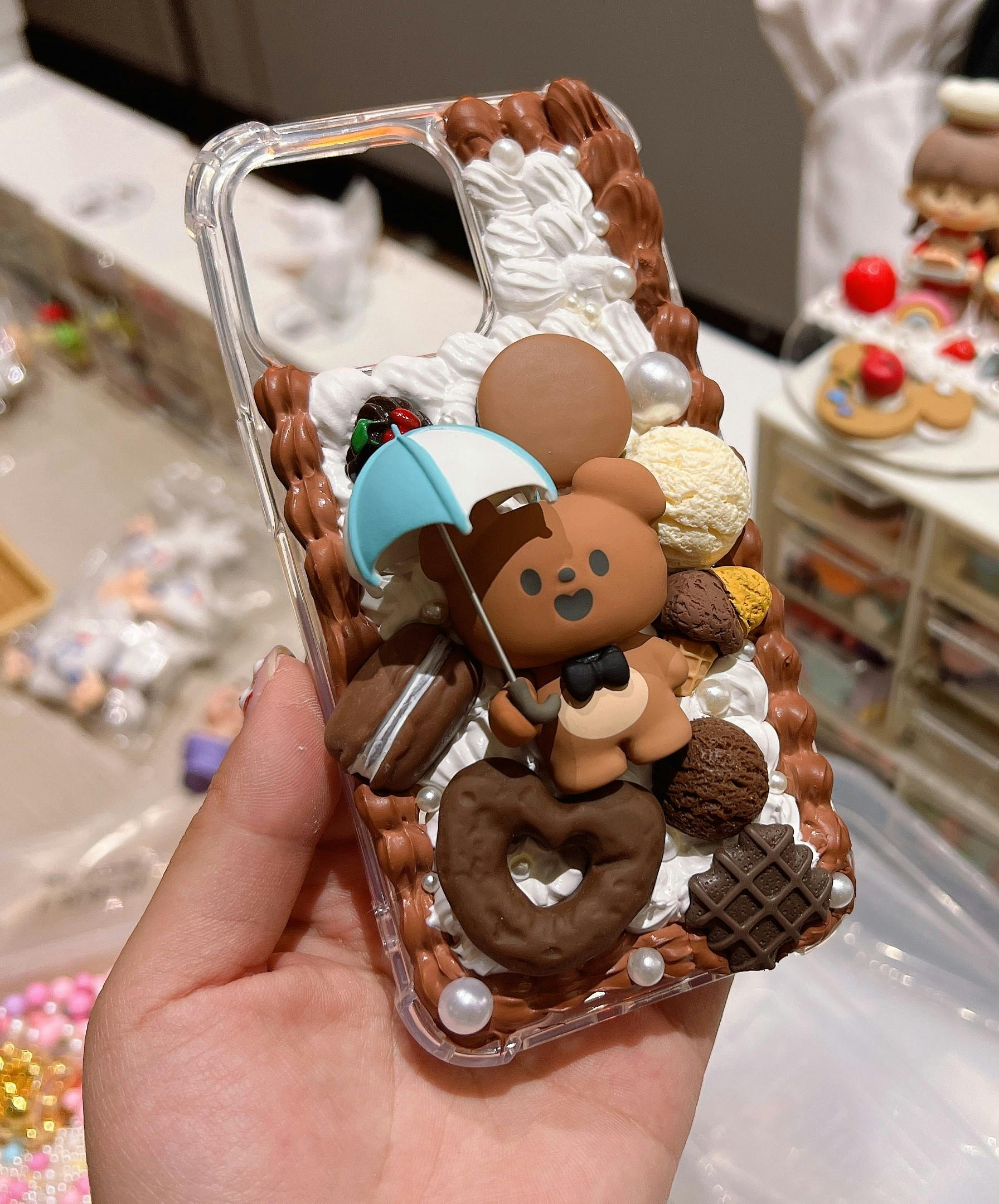 DIY Decoden Whipped Cream Glue Phone Case Class