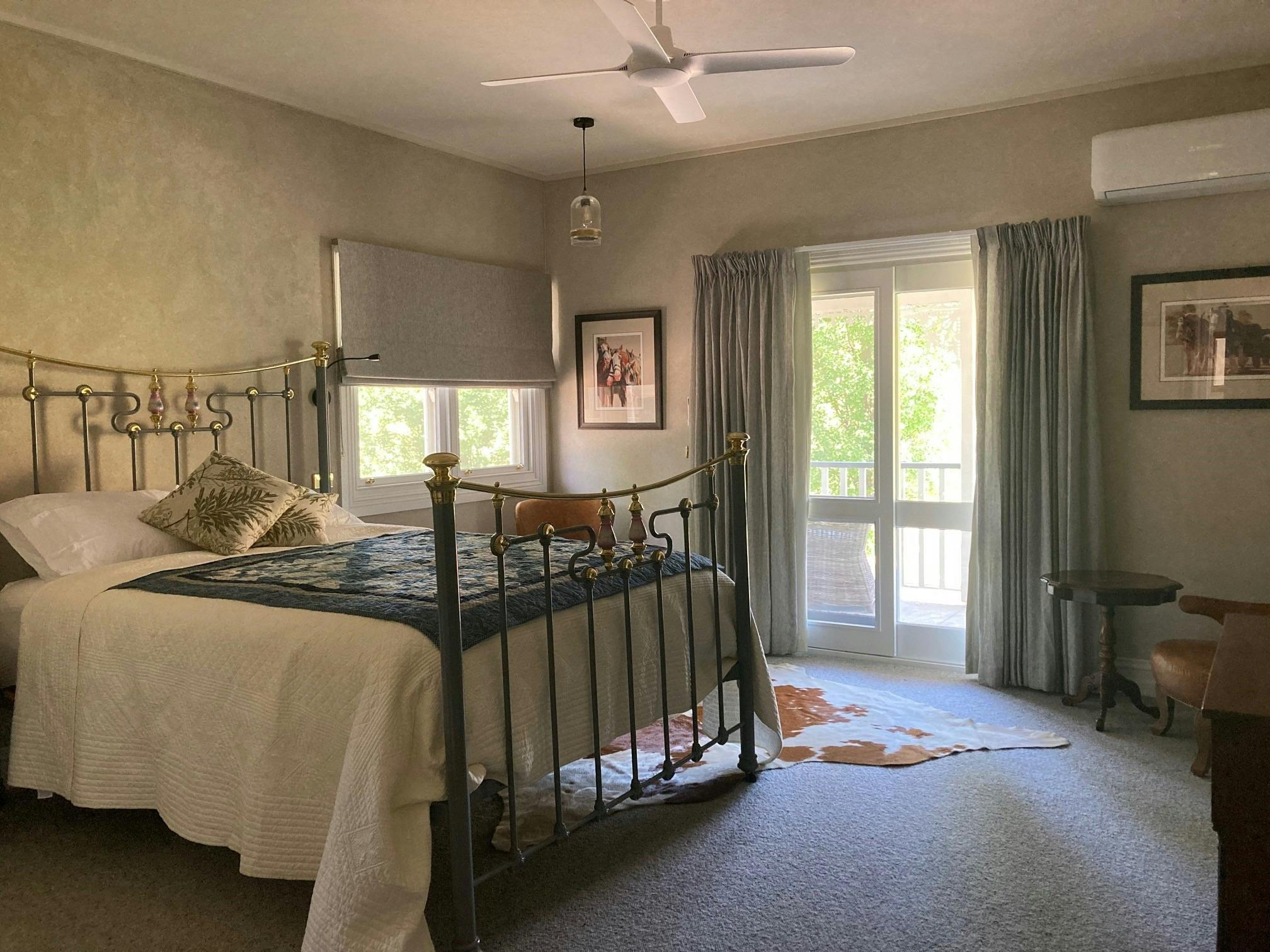 Queen Room at Glen Avon Country House