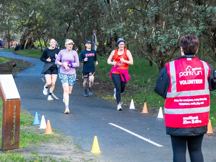 Parkrun Albury Wodonga participants in action