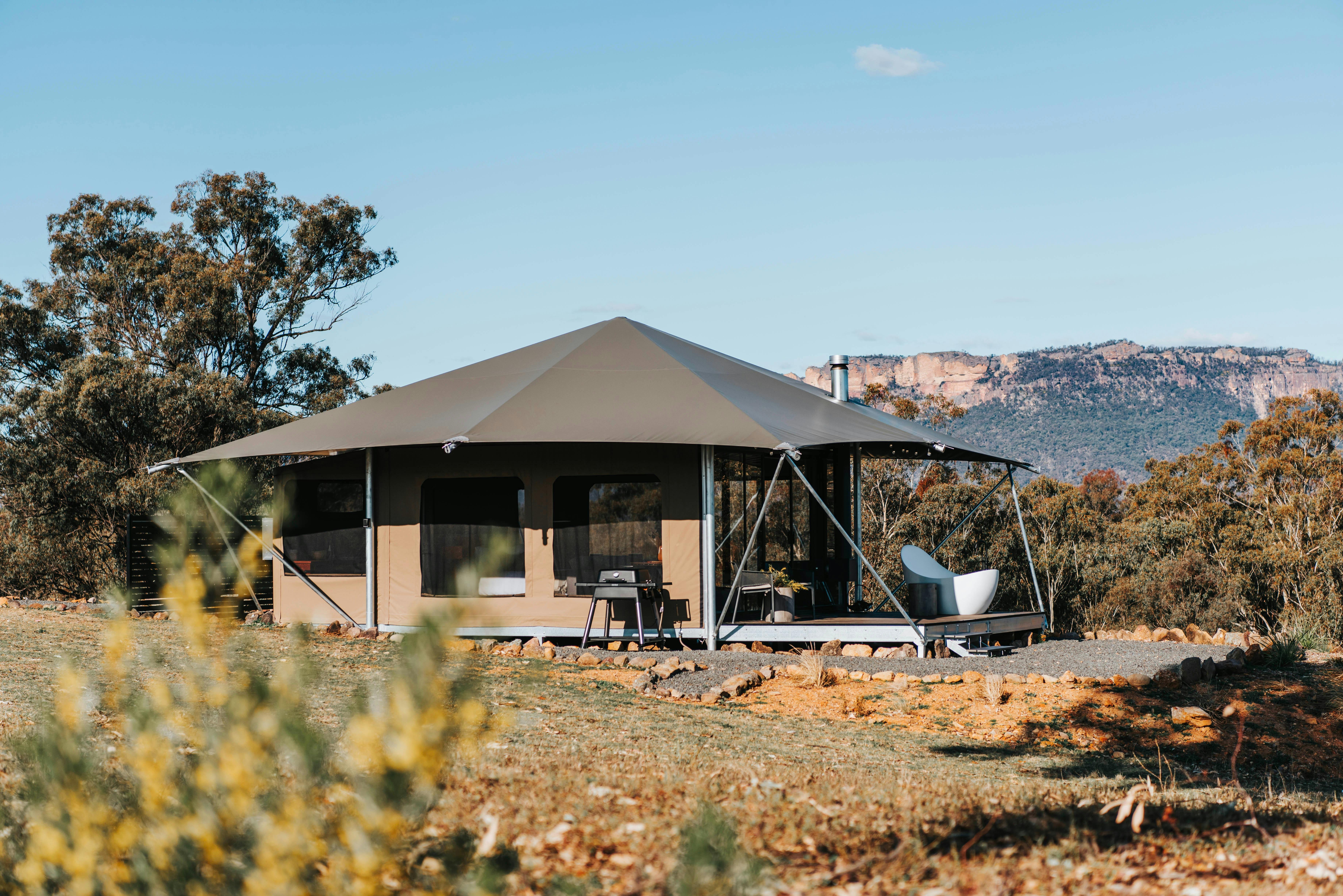 Honeyeater Tent: Captivating Escarpment Views