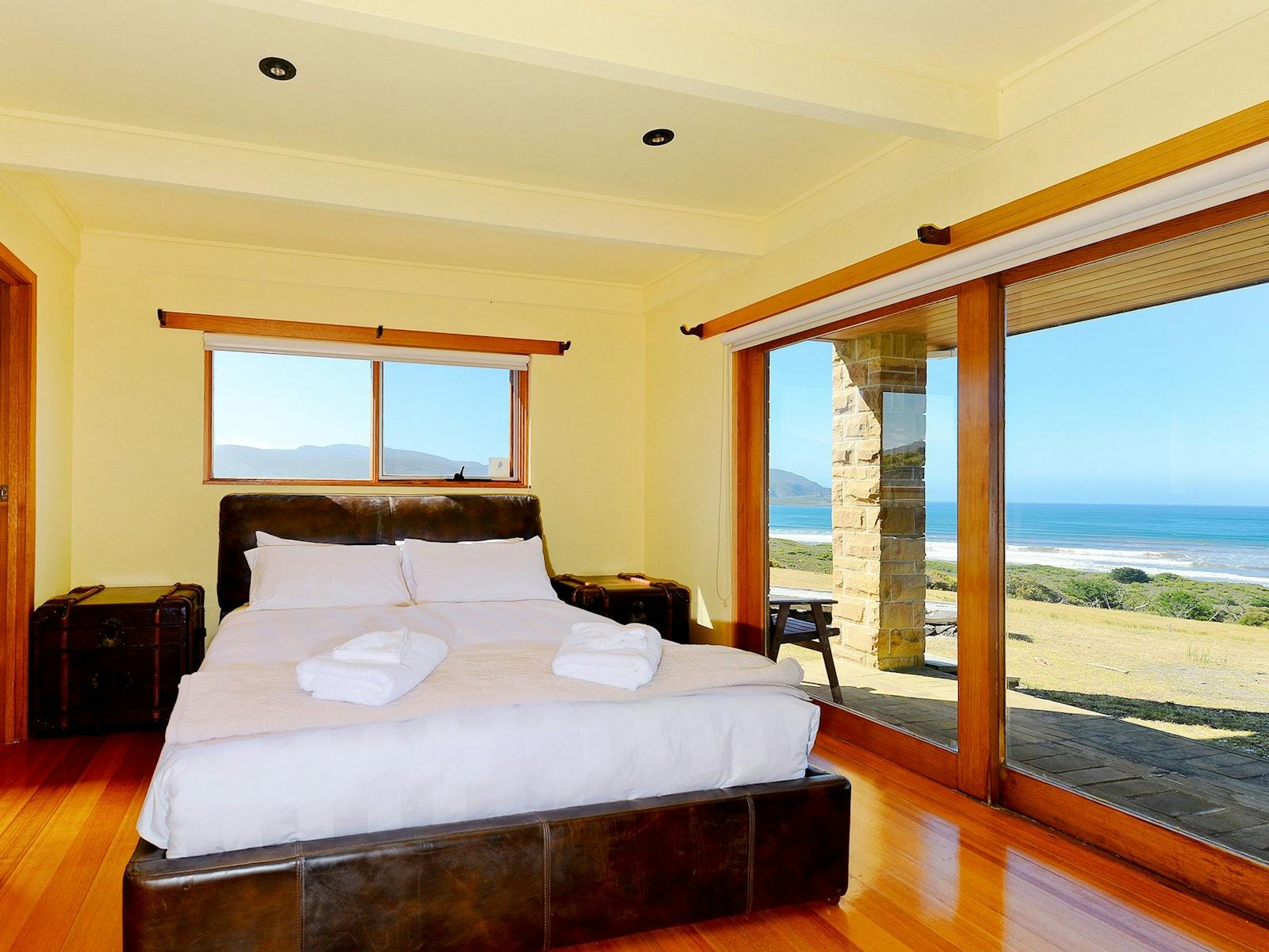 Cloudy Bay Villa - Master Bedroom