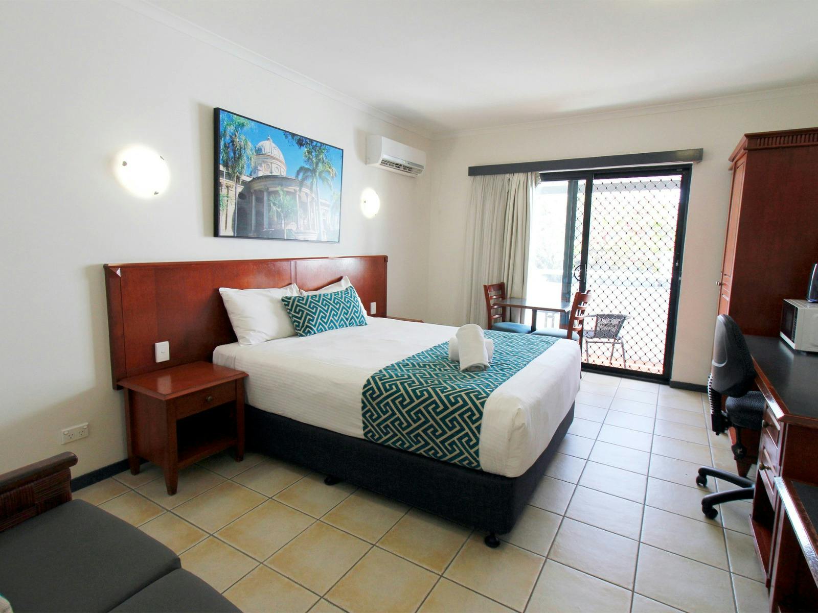 Executive Queen Room Executive Queen Room