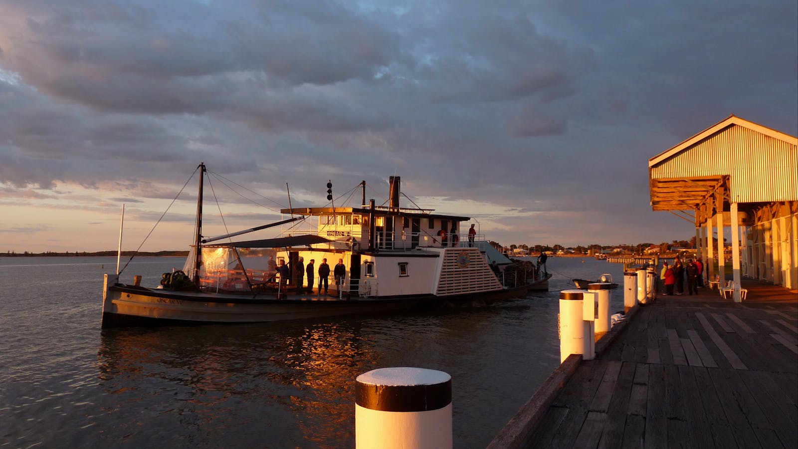 Paddle Steamer Oscar W