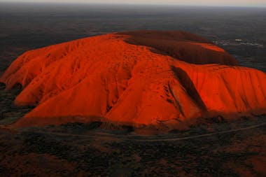 Desert Explorer - Uluru, Kata Tjuta, Lake Amadeus and Kings Canyon