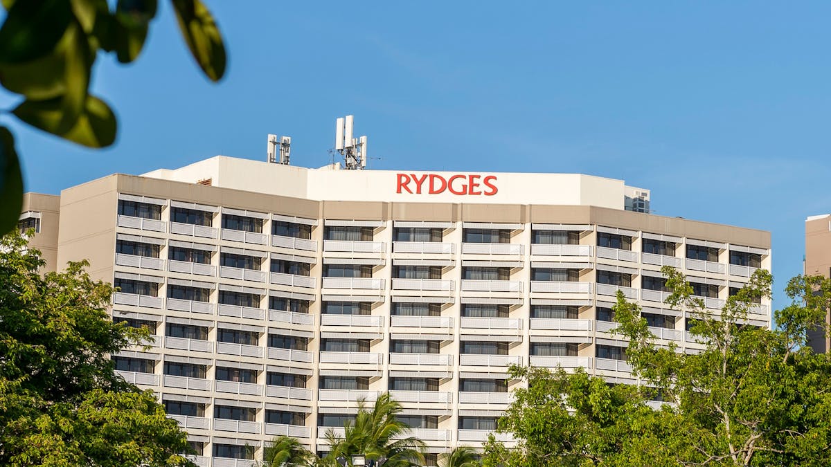 Rydges Esplanade Resort Cairns  - Exterior