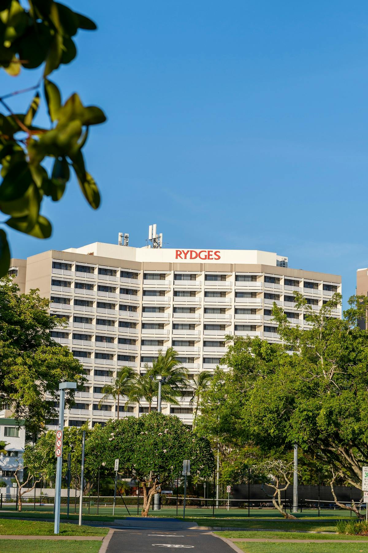 Rydges Esplanade Resort Cairns - Exterior