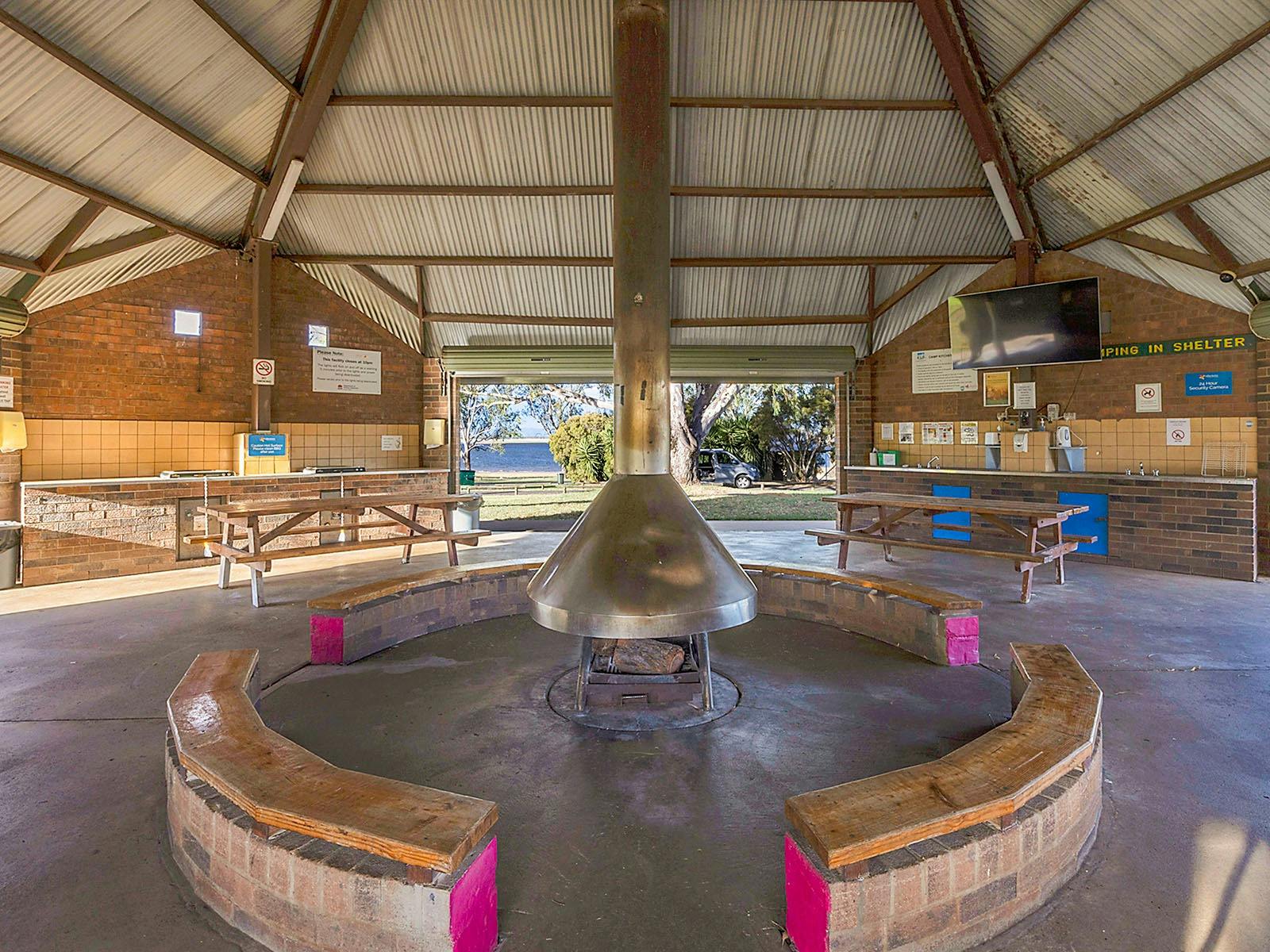 레이크 키핏 캠프 주방