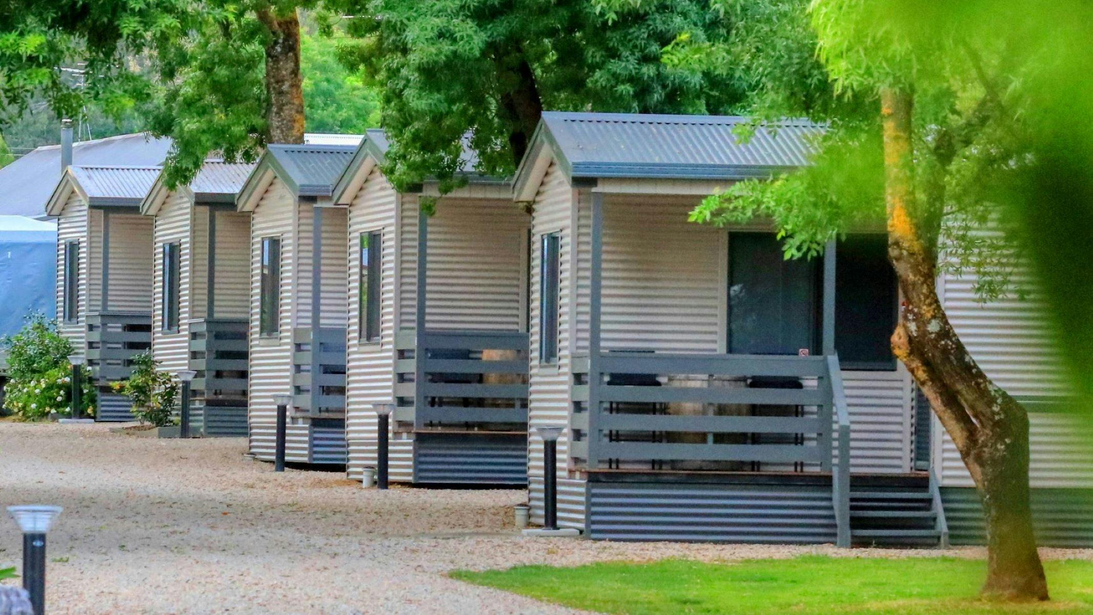 Valley View Caravan Park Family Deluxe Cabin Retreat