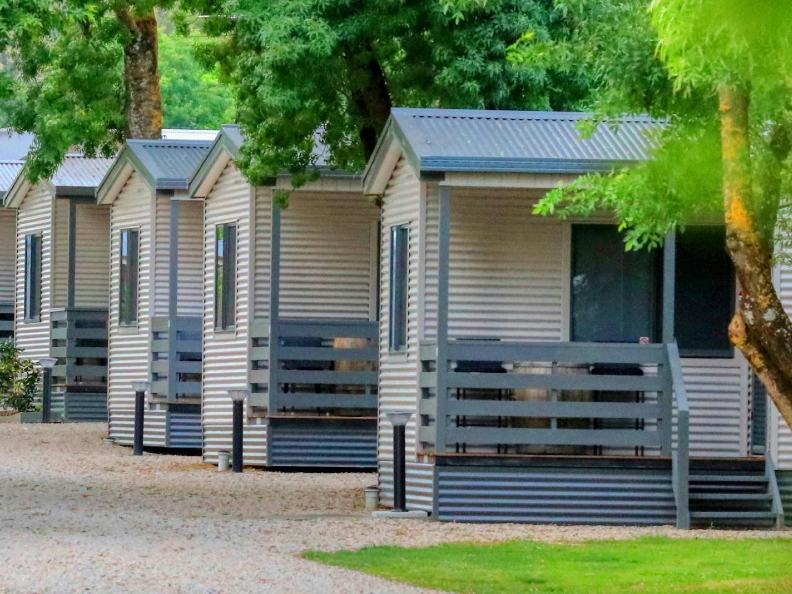 Valley View Caravan Park Family Deluxe Cabin Retreat