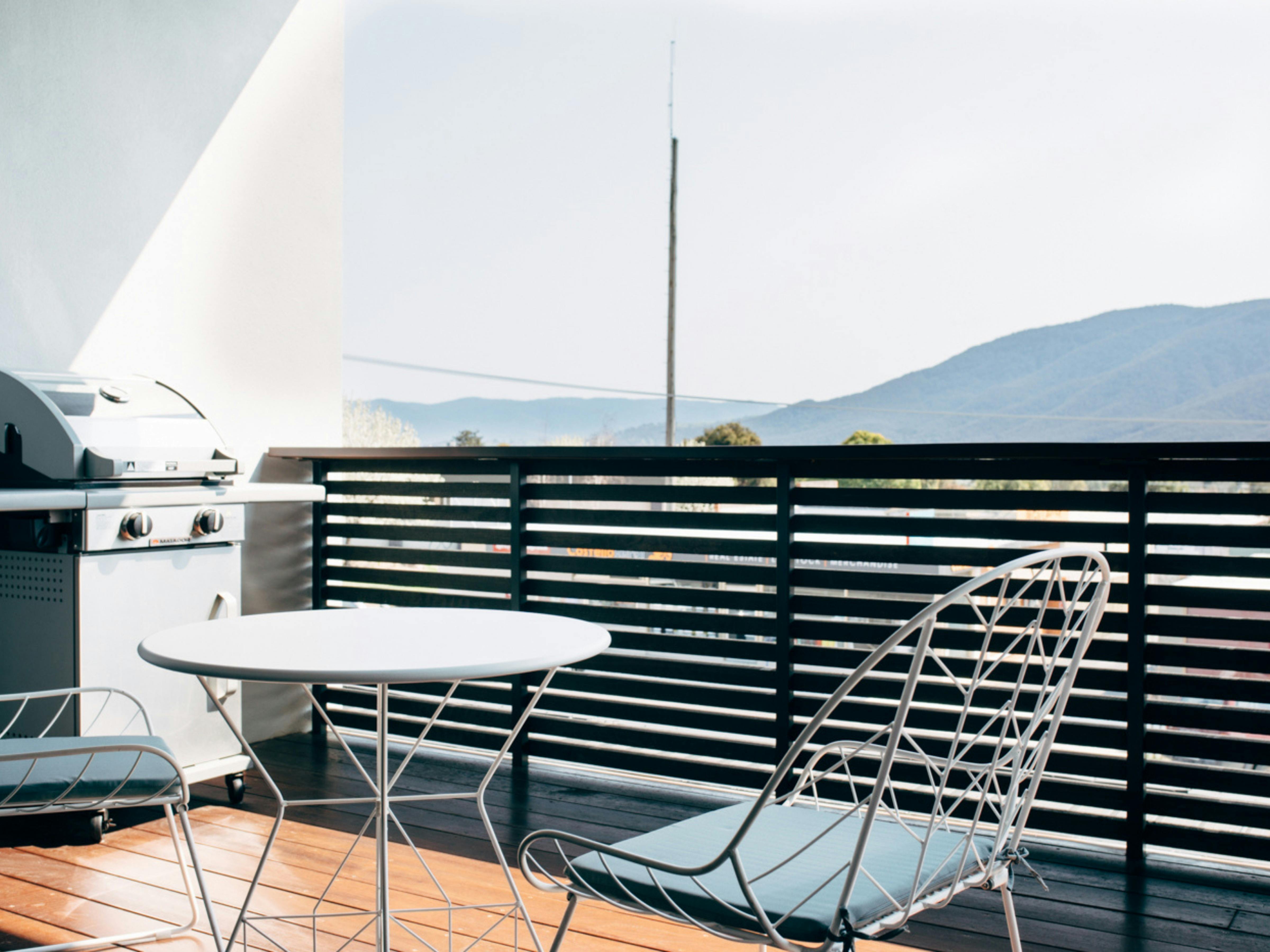 Corryong Accommodation - Milton Boutique Accommodation - French Apartment Balcony