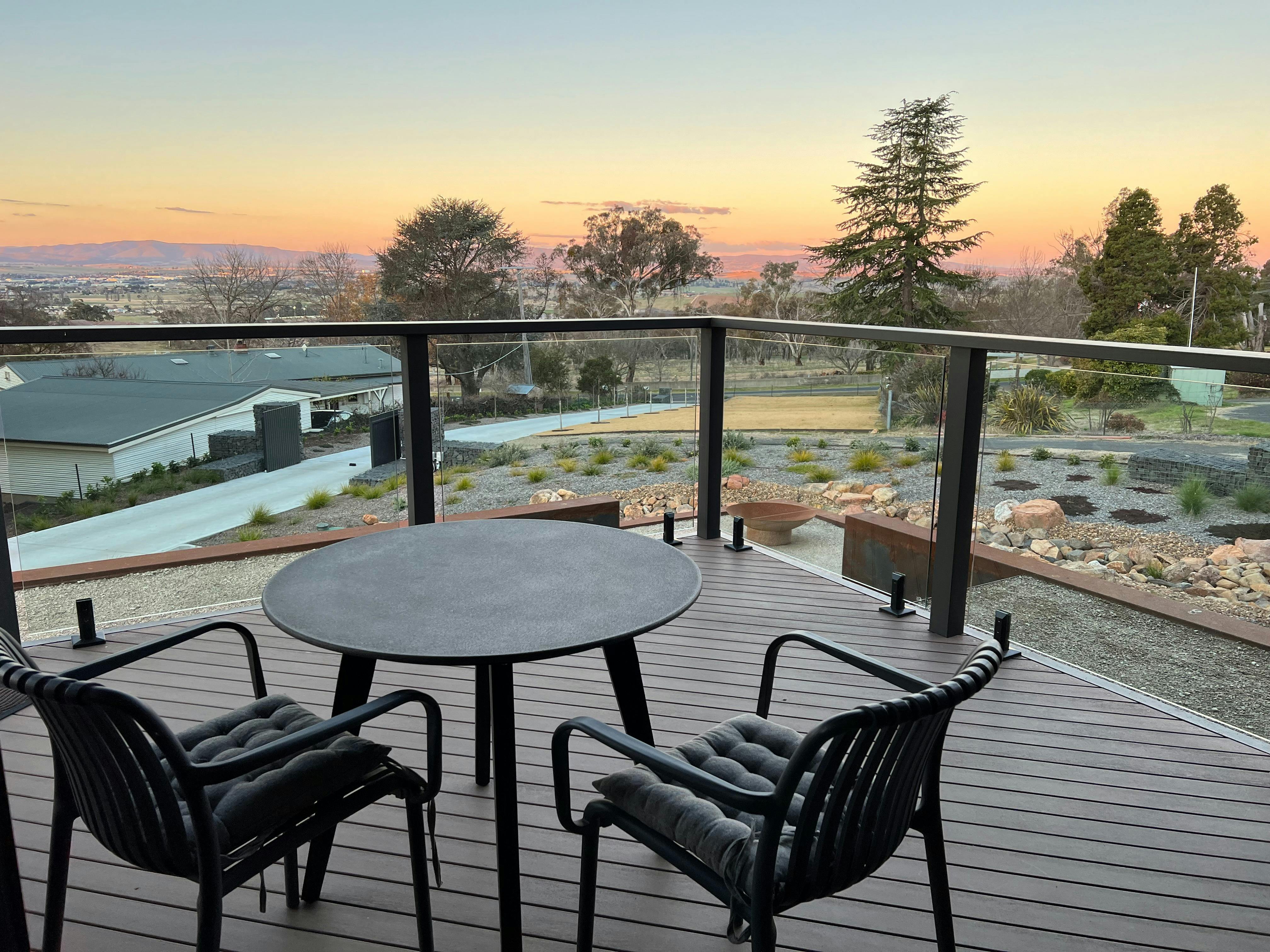 Ambleside Apartment - Deck with a view