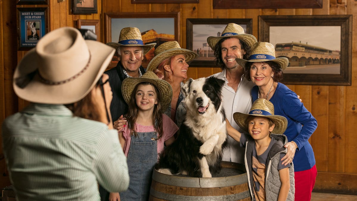 Australian Outback Spectacular - Family Photo Opportunity Australian Outback Spectacular - Family Photo Opportunity