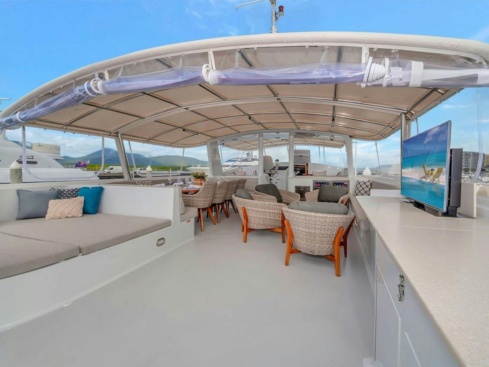 Enjoy multiple entertainment areas onboard YOTSPACE superyacht voyages as you explore the Hawkesbury