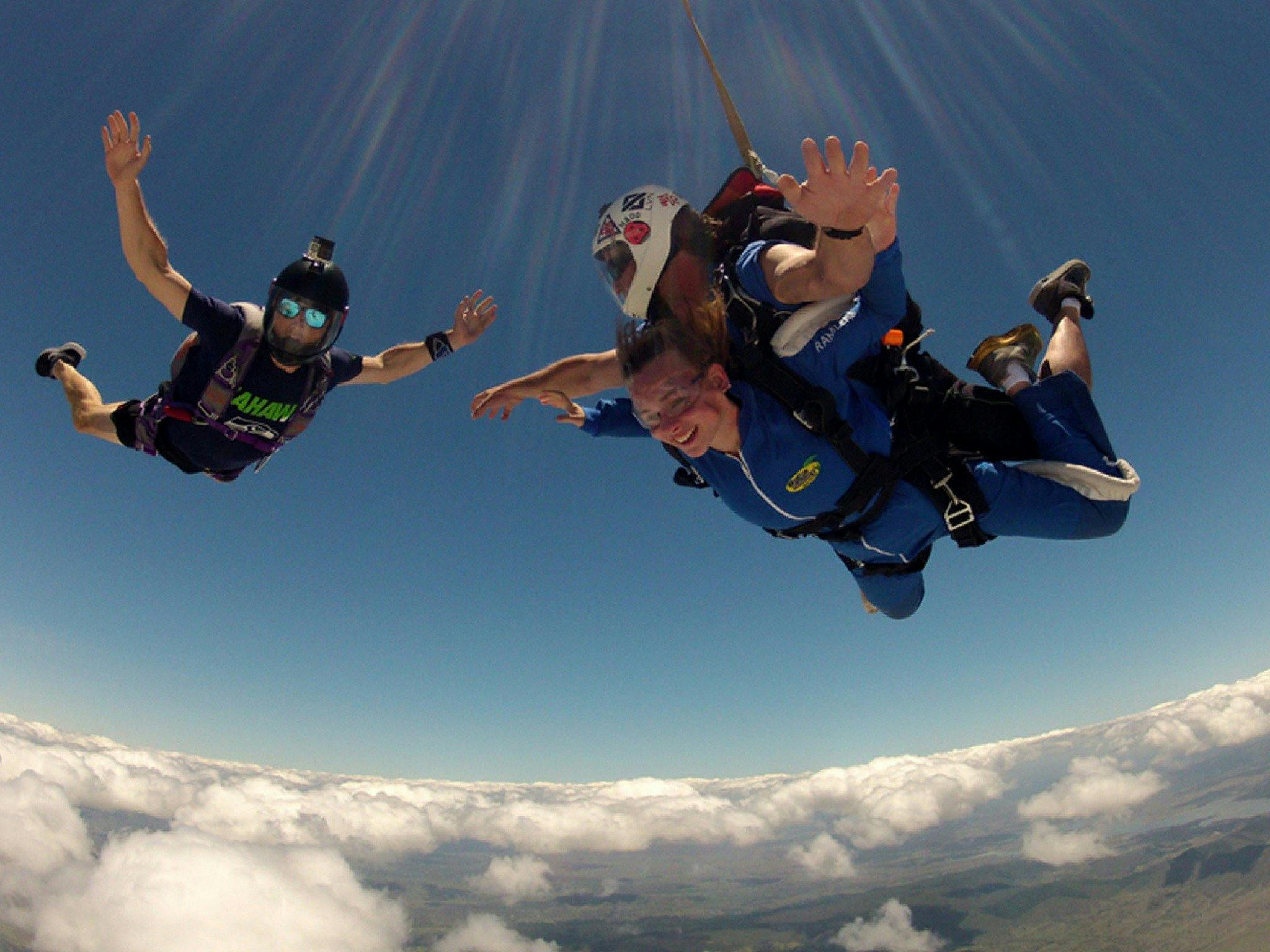 Bella in Tandem with Wado and Alex as outside camera flyer