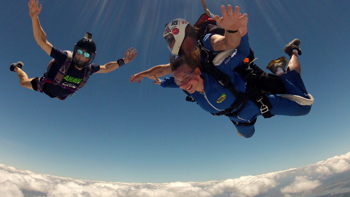 Bella in Tandem with Wado and Alex as outside camera flyer