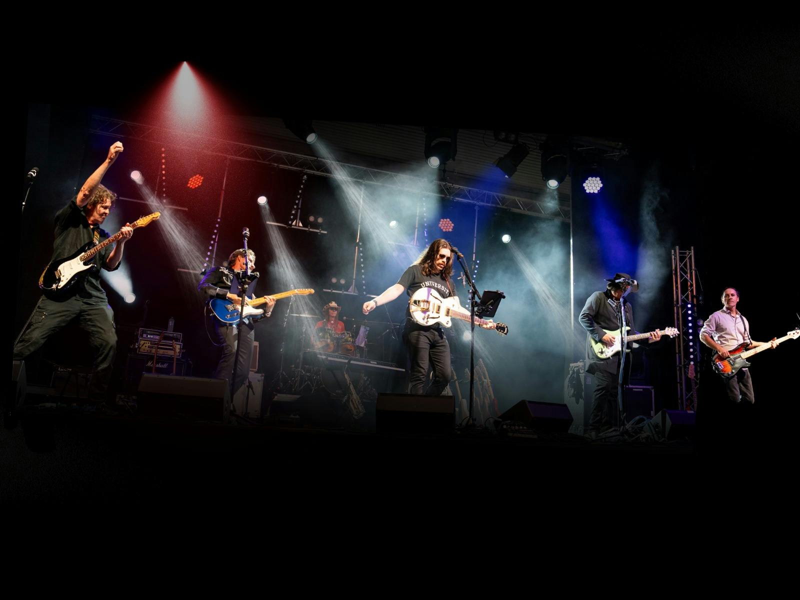 Kings of Country Rock - Eagles Vs Creedence Kings of Country Rock - Eagles Vs Creedence