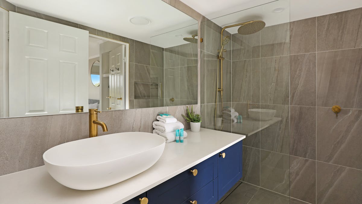 Fully renovated Deluxe apartment with rooftop spa