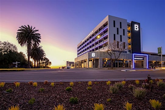 Bridgeport Hotel - Murray Bridge, See South Australia | Tour Down...