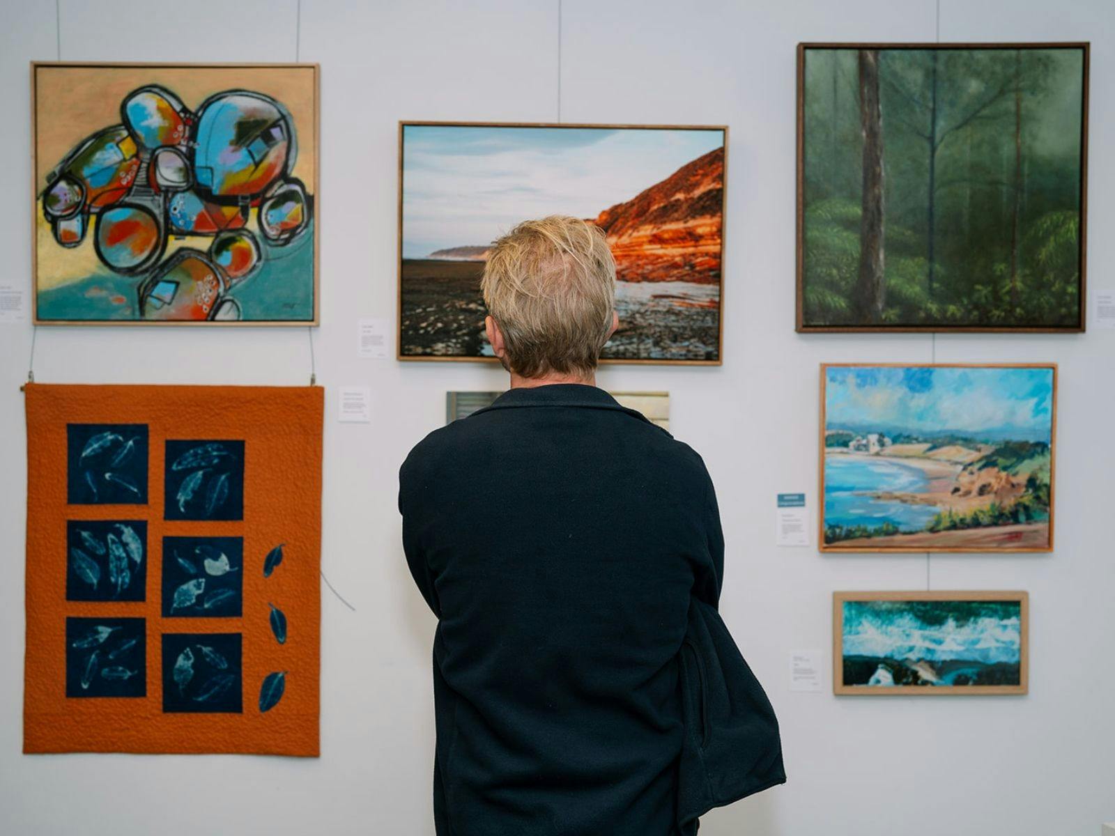 Taking a moment to pause, explore and connect with local creativity.