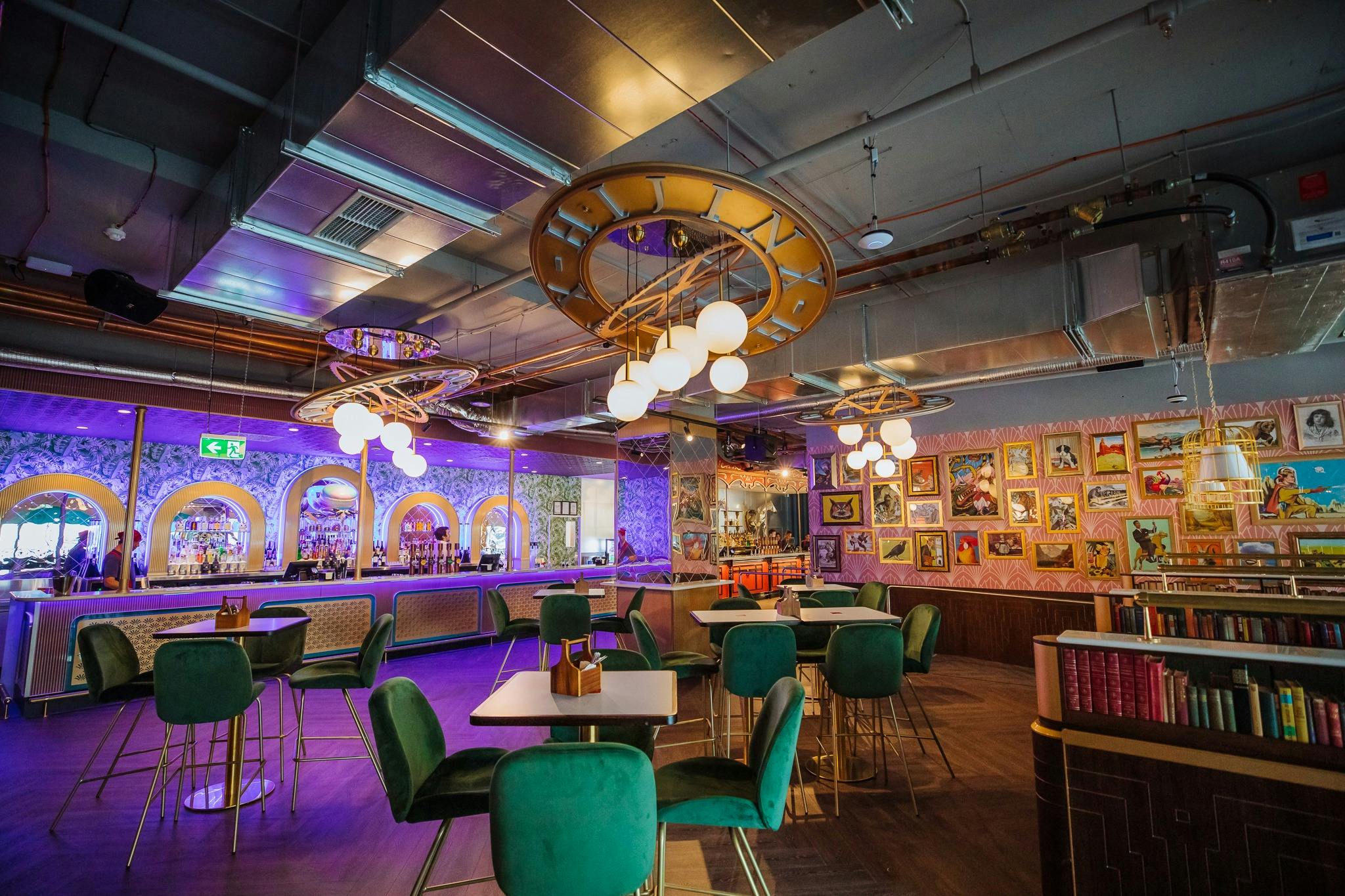 Holey Moley mini golf in Paradise