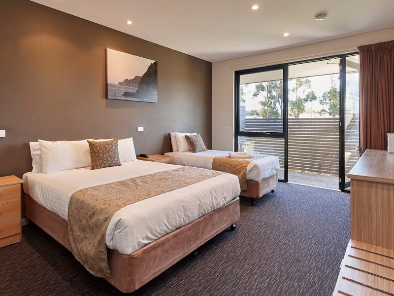 Ensuite room (Queen, Single) image