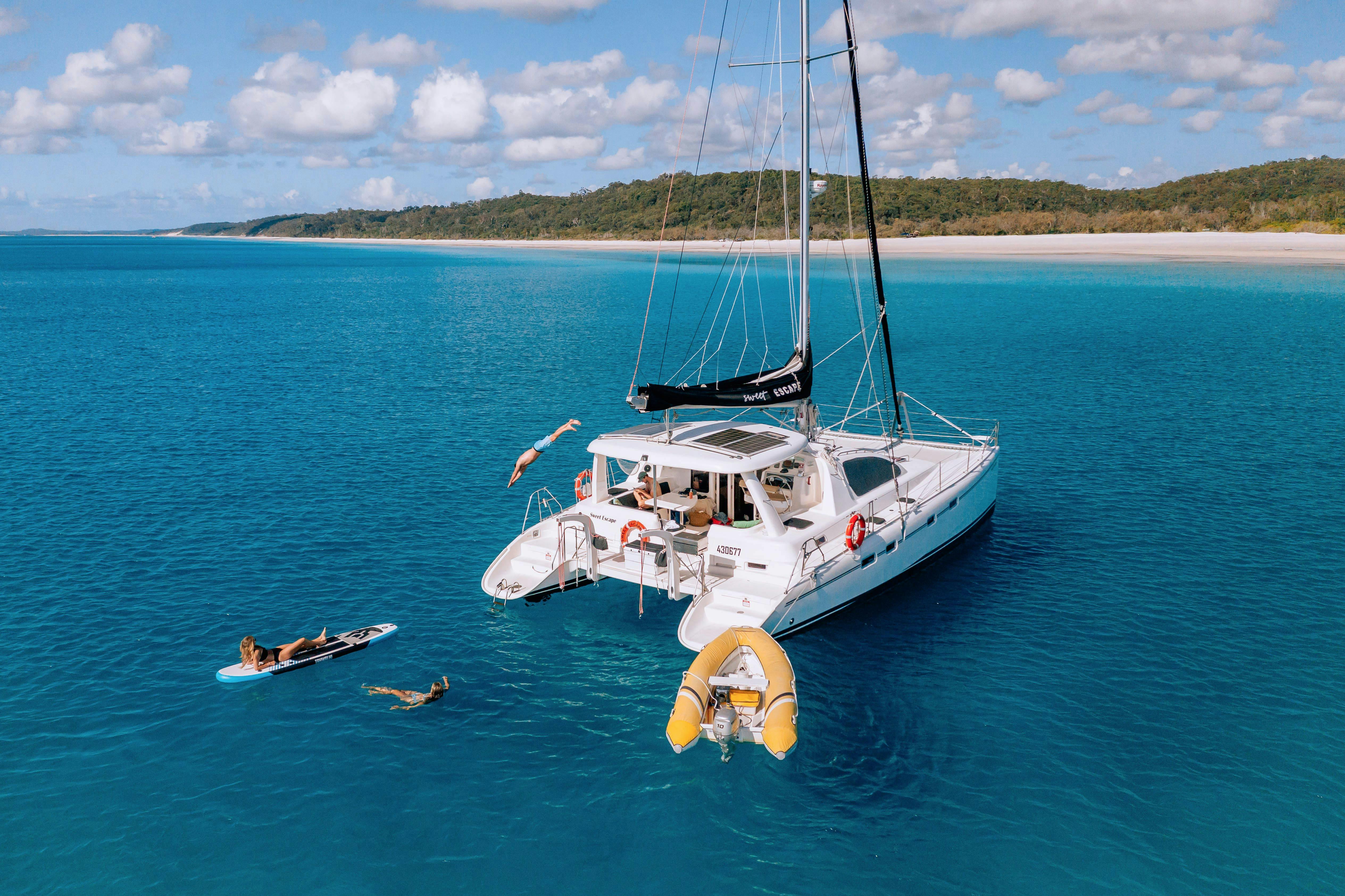 Yacht Charter fun Fraser Island