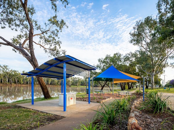 Free BBQ and Picnic area on the River foreshore in St George