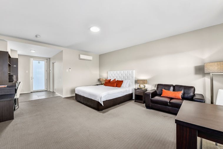 King Studio suite
