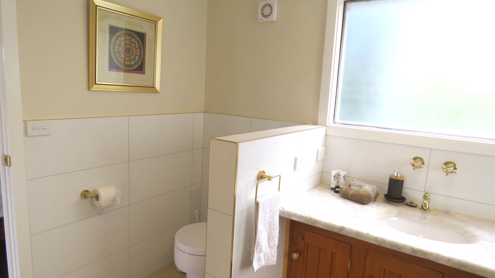 Light filled and spacious bathroom