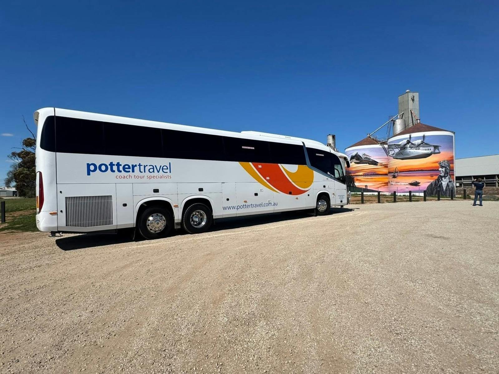 Deanes Coaches