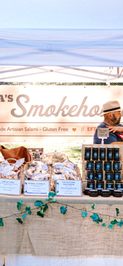 Deda's Smoke house stall