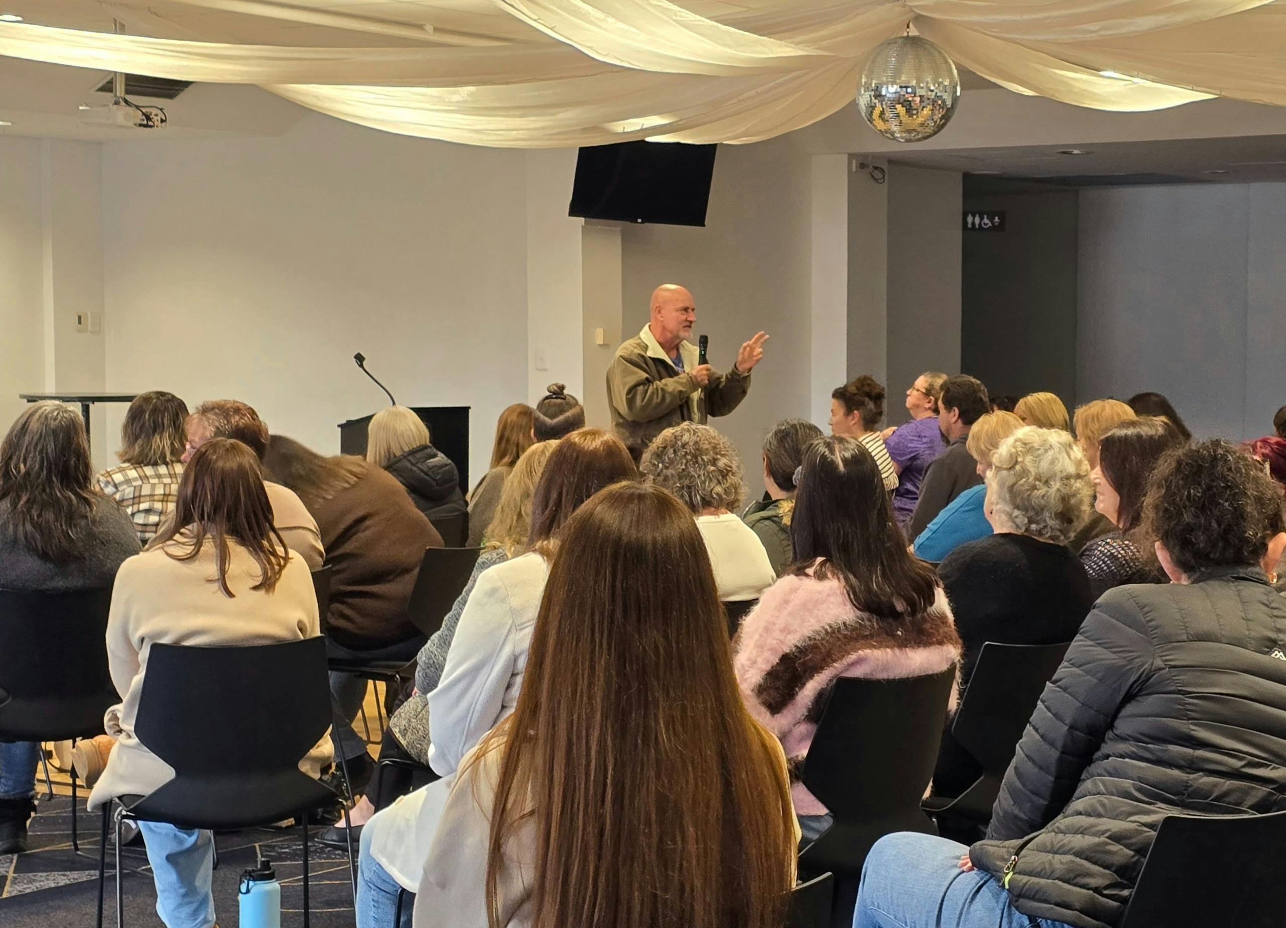 Psychic medium, Simon Hay doing an event