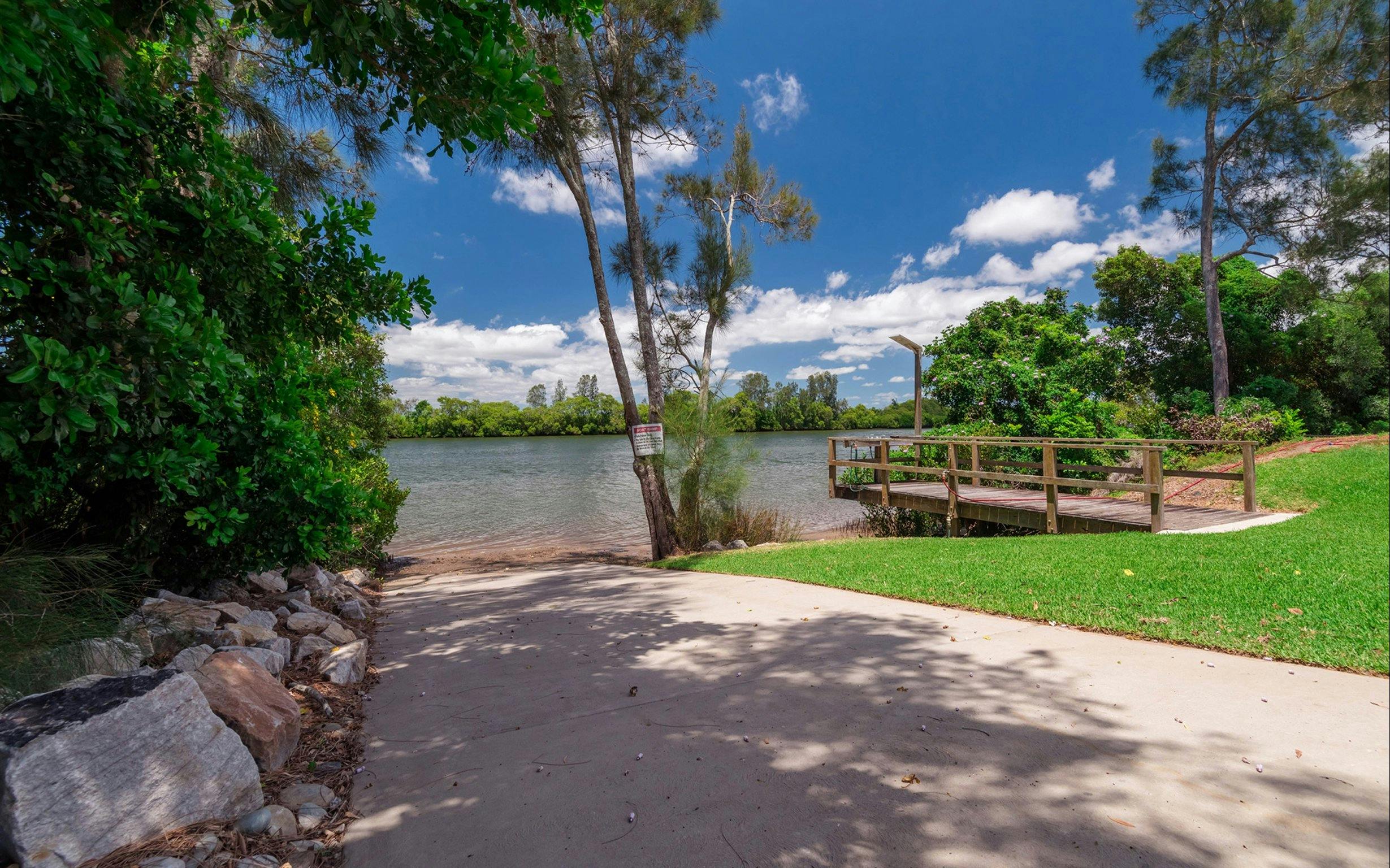 Bimbimbi Riverside Caravan Park boat launching ramp