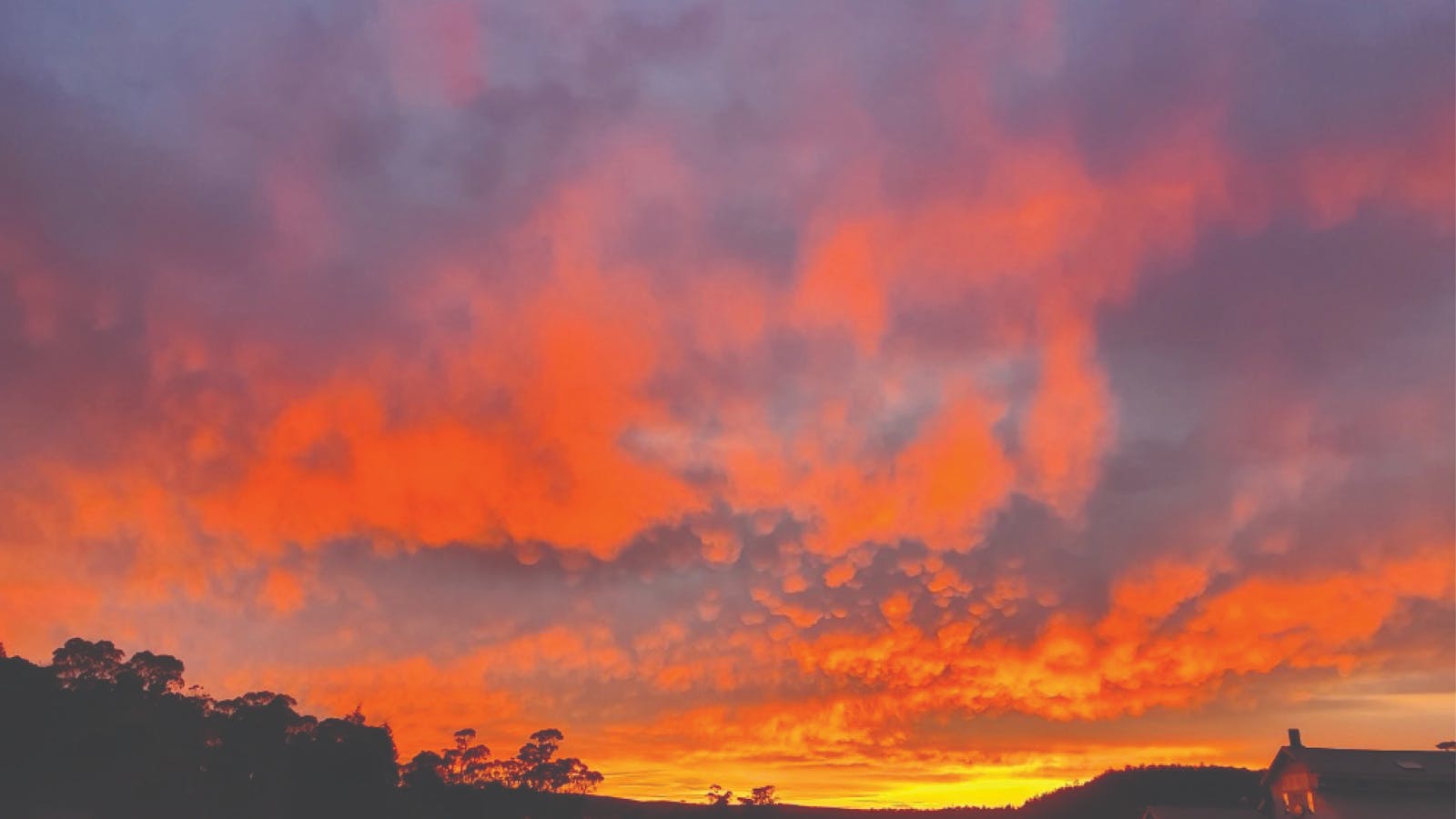Sunrise over the Great Lake Hotel