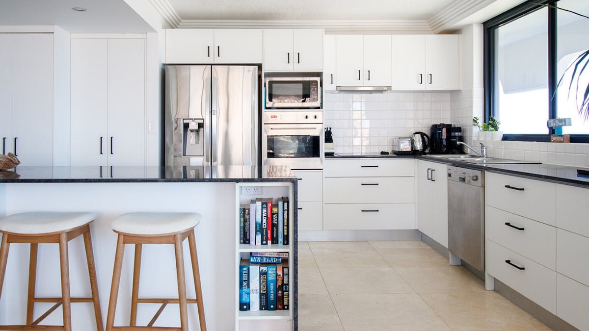 2 bedroom unit in Mermaid Beach - kitchen 2 bedroom unit in Mermaid Beach - kitchen