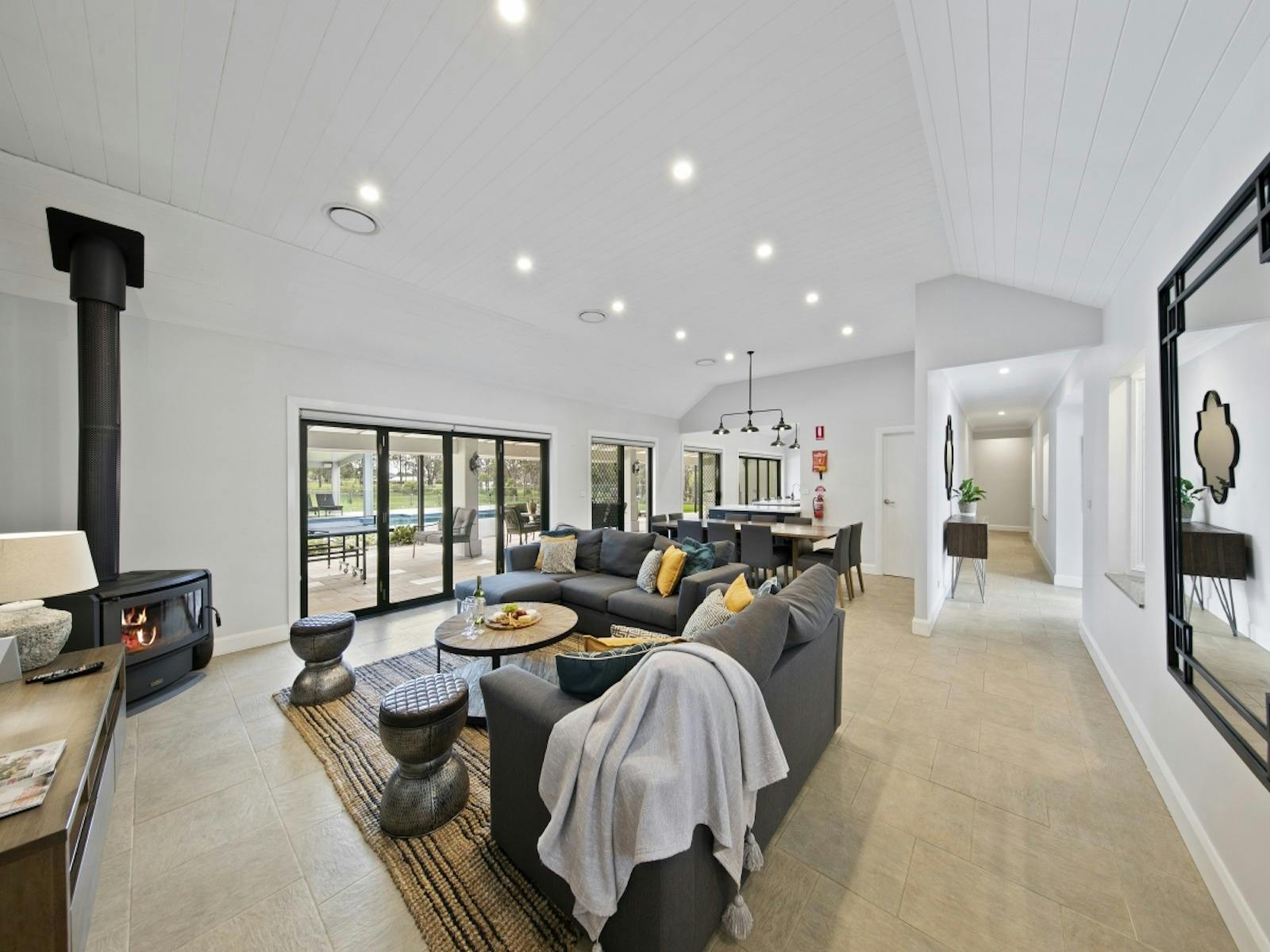 Harrison's Dream - Lounge Area