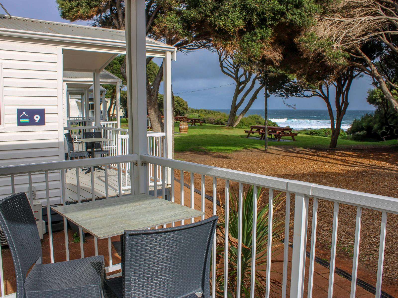 Seaview Cabin (1.5br)