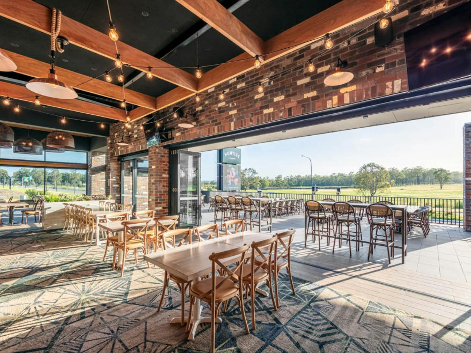 Huntlee tavern street view