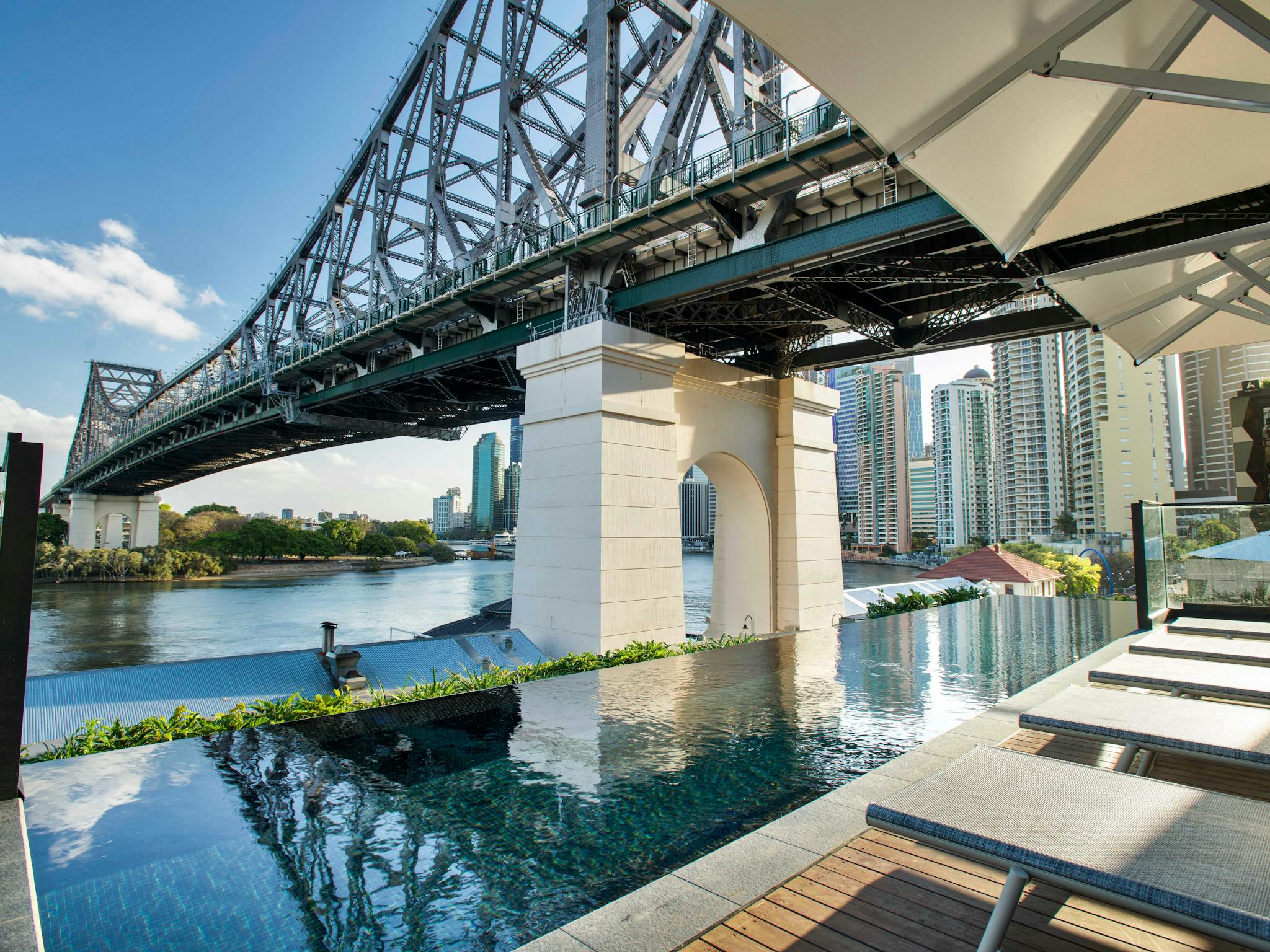 Pool and Story Bridge Pool and Story Bridge