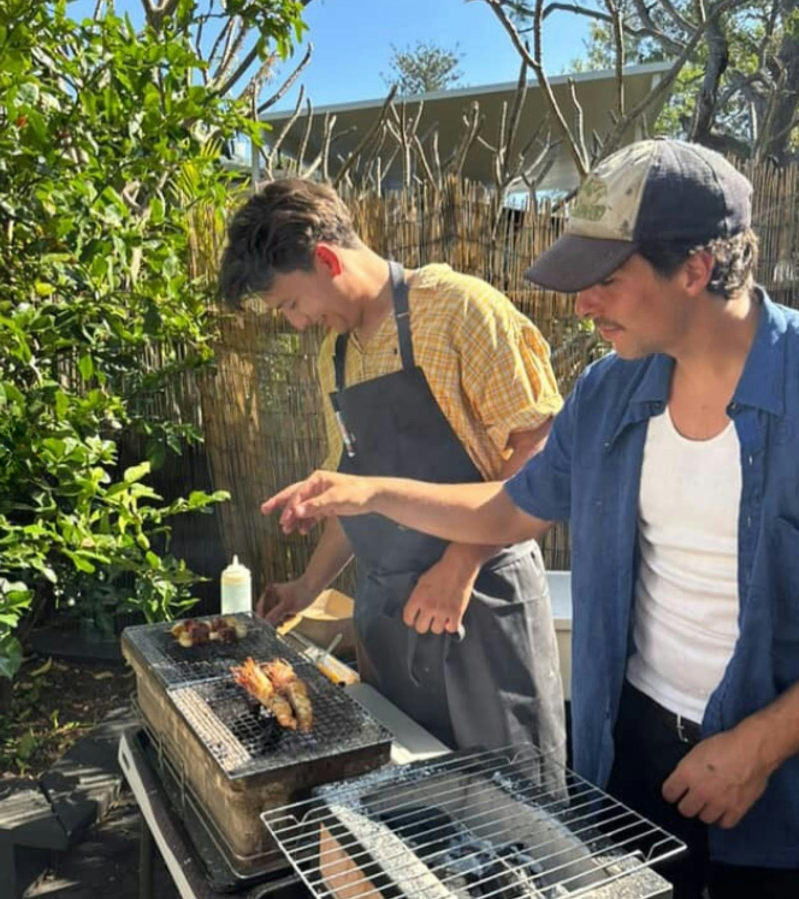 裏庭でのバーベキューとビート