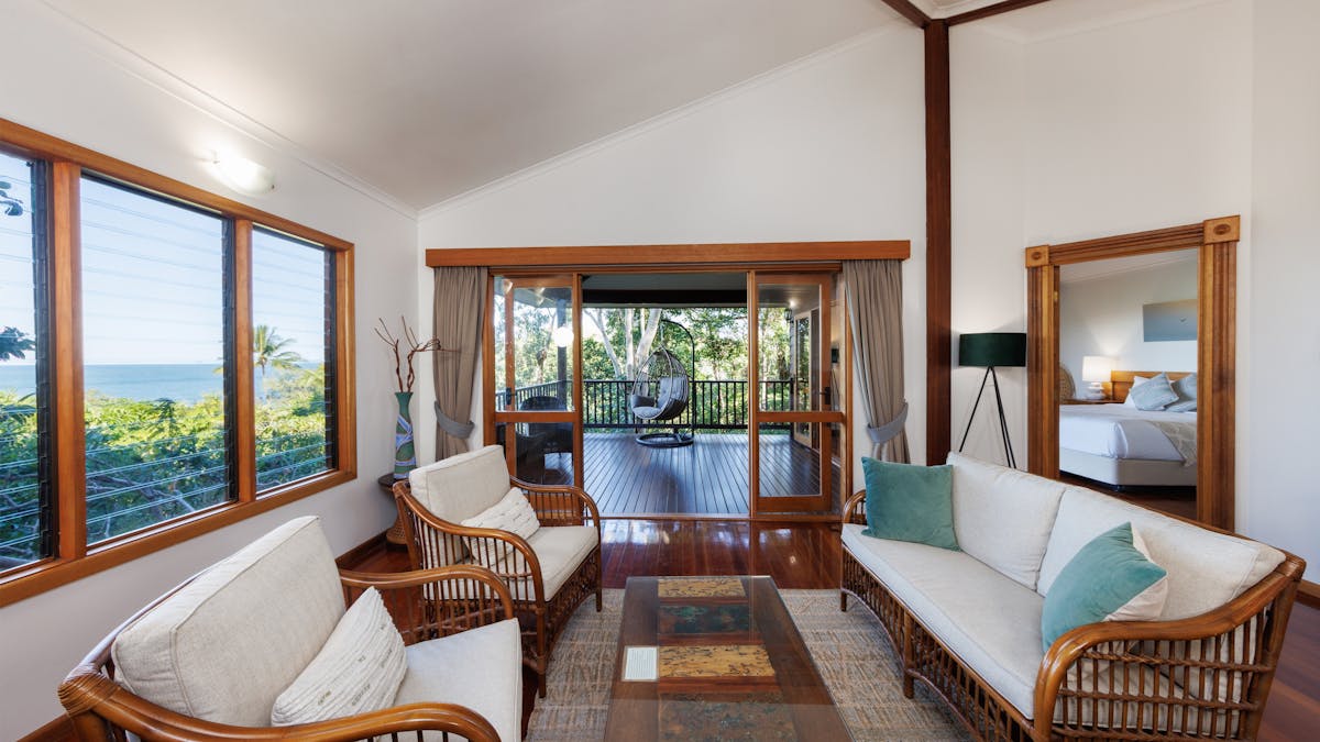 1 bedroom bungalow close to the beach with ocean views