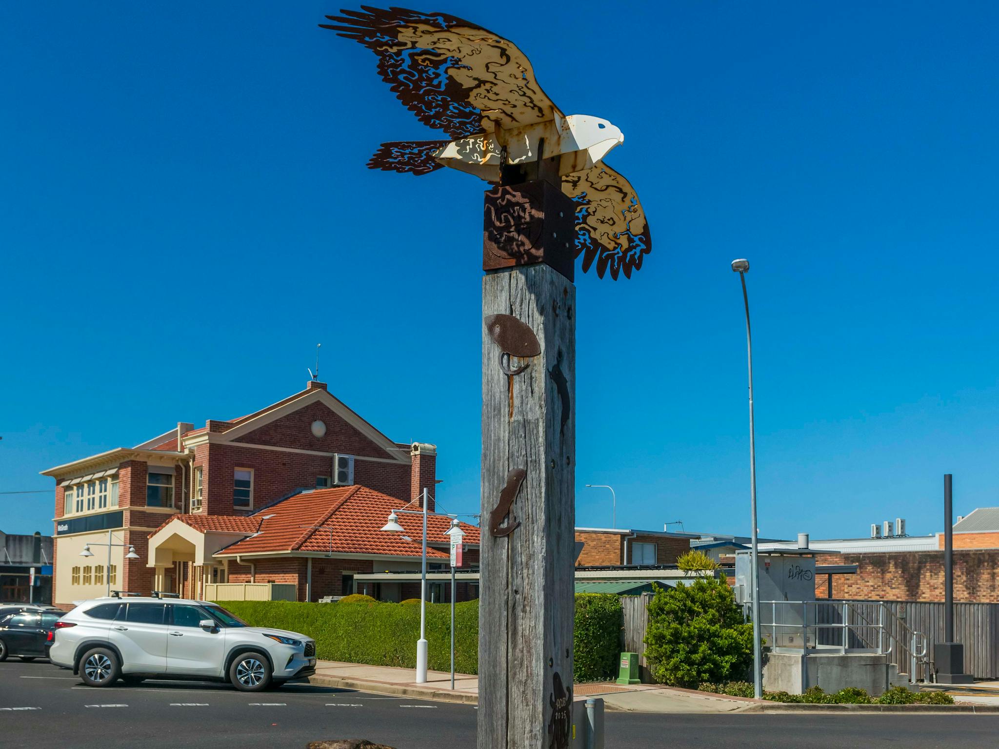 sea eagle sculpture