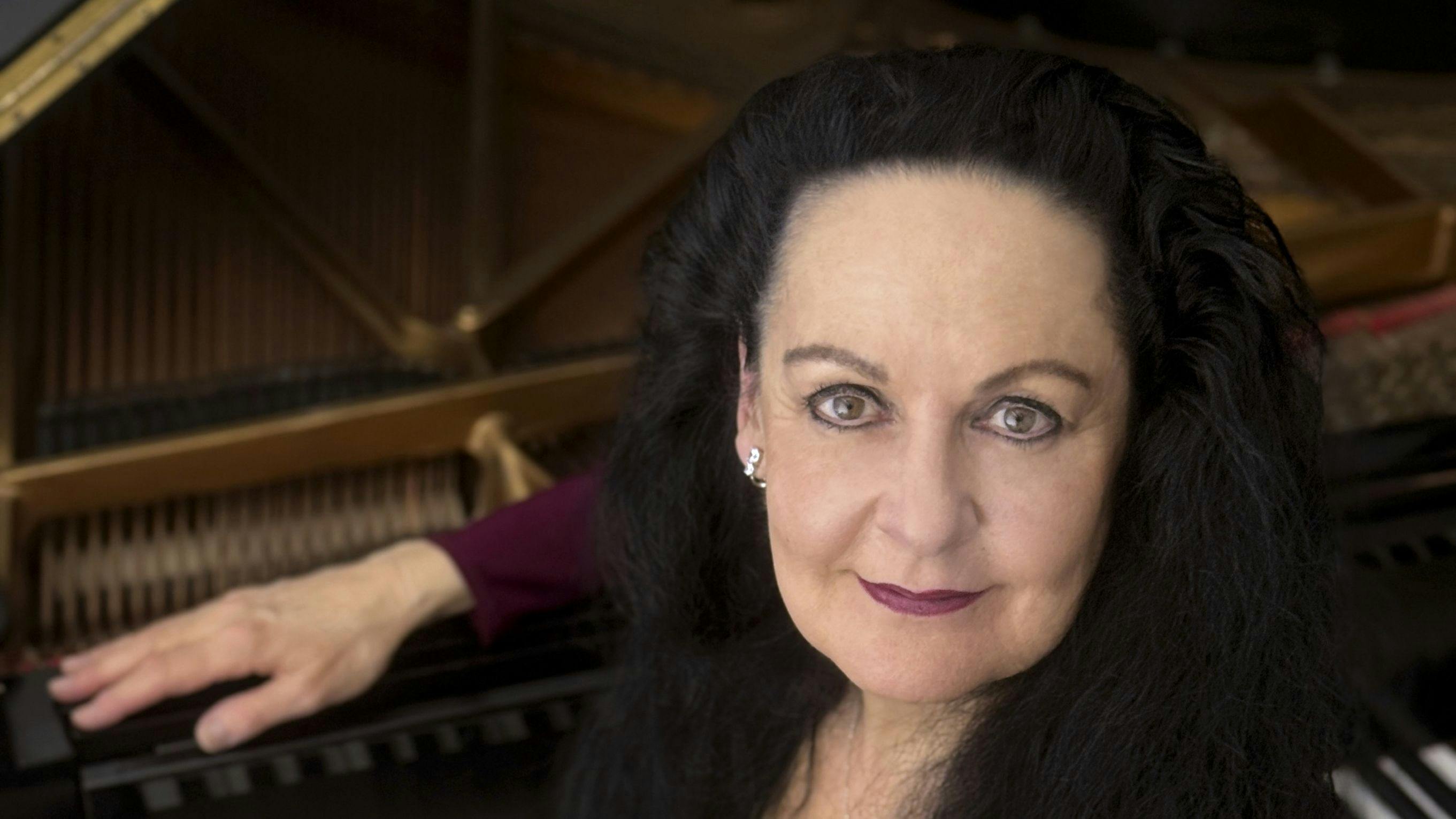Image of Pianist at keyboard